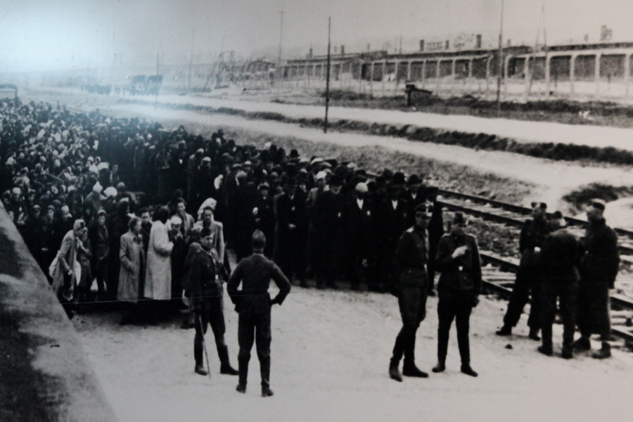 Holocaust prisoners